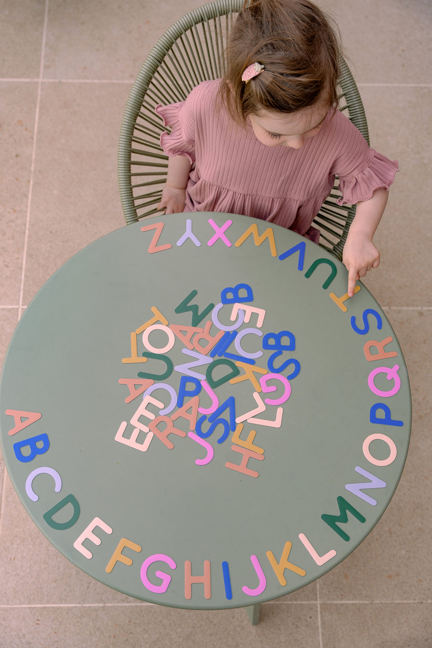 alphabet, magnets, lettres majuscules, jeu éducatif, 3 ans, maternelle - apprentissage, manipulation, reconnaissance des lettres
