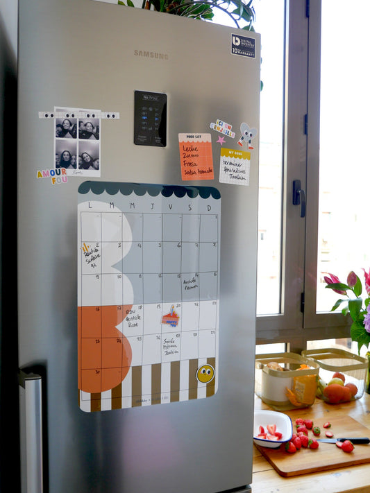 Calendrier magnétique Taxi Brousse sur frigo — organisation famille Ma Cabane à Rêves