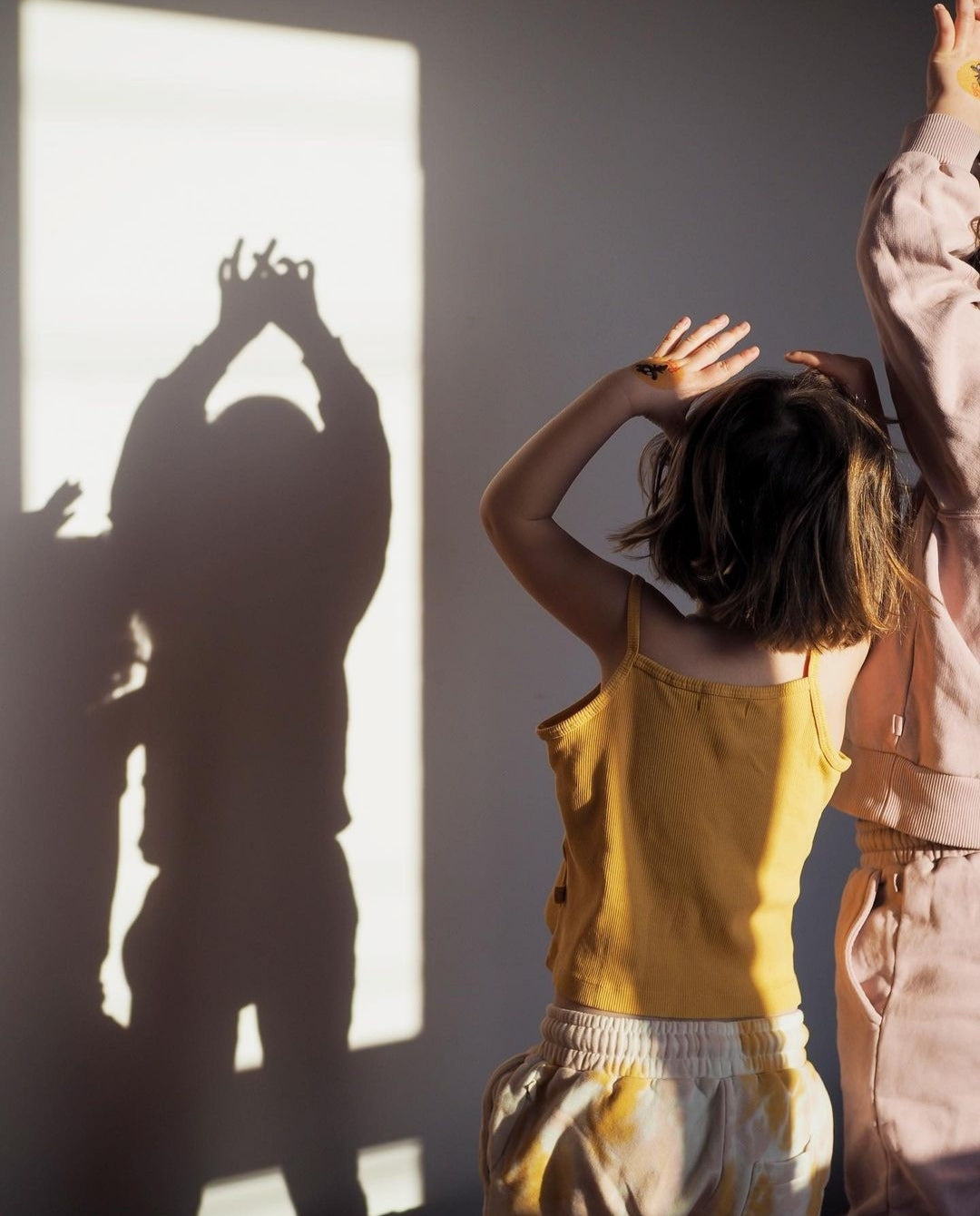 enfants jeu d'ombres