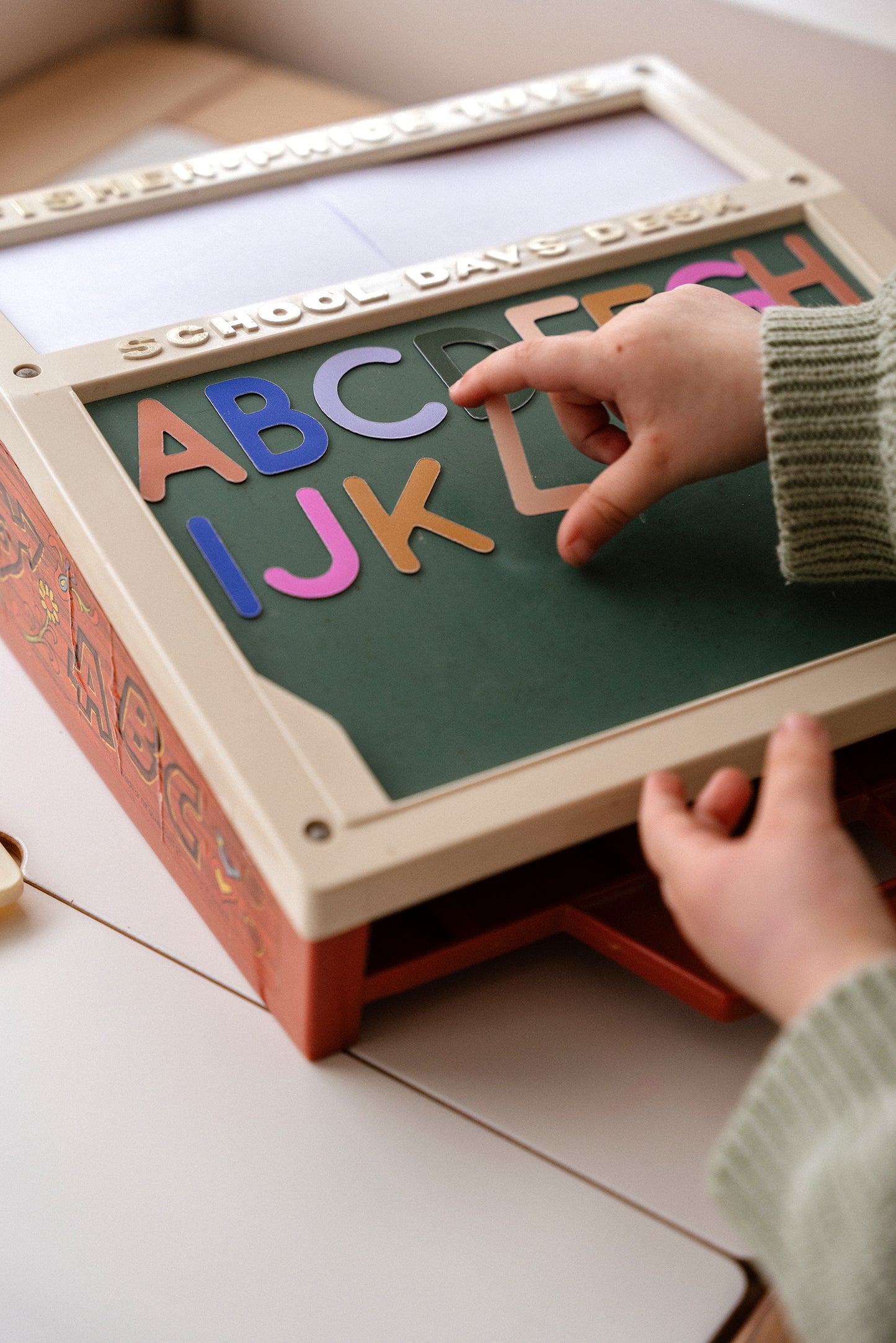 Alphabet magnétique - 104 Lettres Capitales