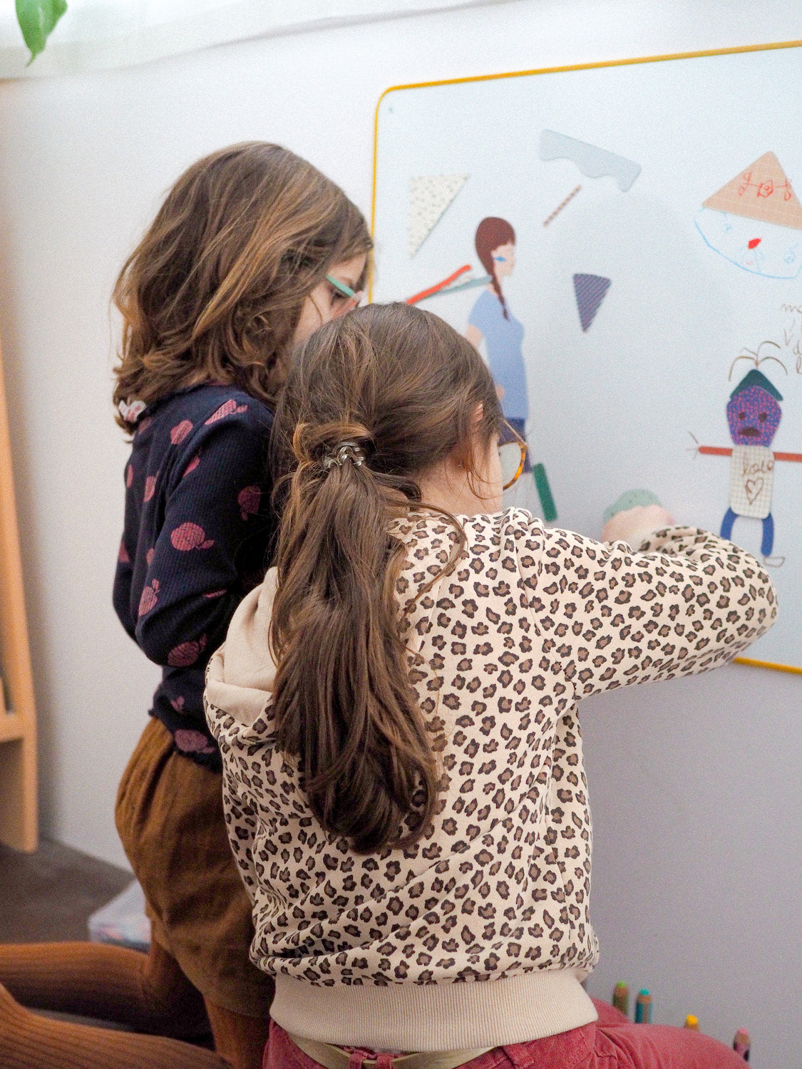 tableau mural - magnets et dessin