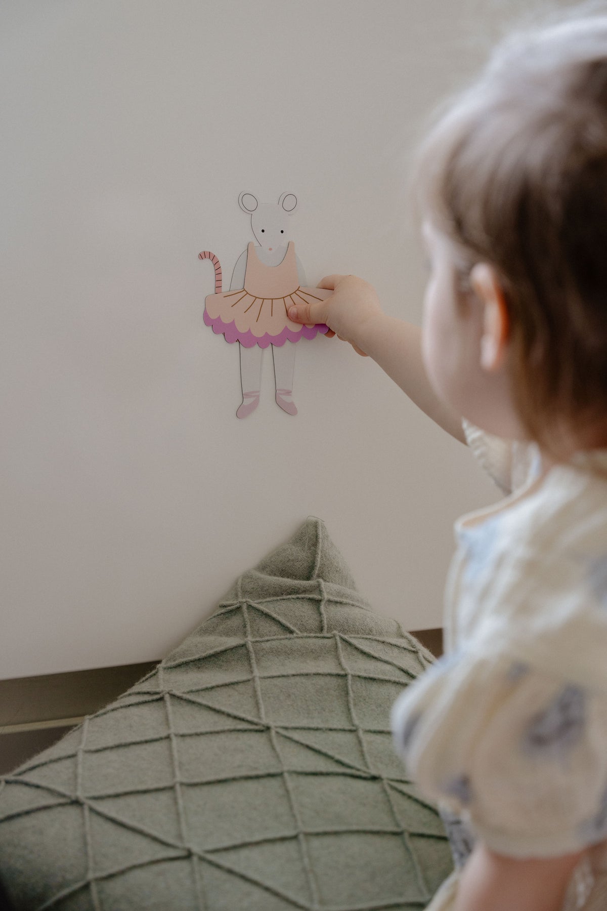 Magnet Céleste en tenue de danseuse classique, jeu magnétique Les Sports 3-7 ans